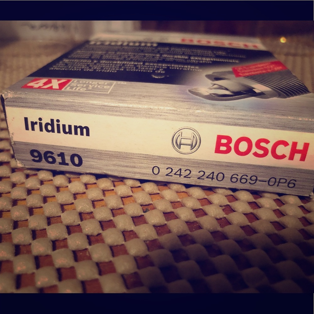 Bosch Spark Plugs Brand New Iridium